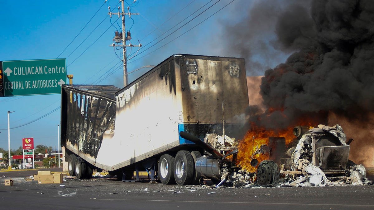A truck exploded in Sinalua, Mexico