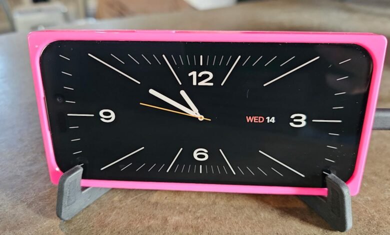 1747317705 How to turn your old iPhone into an alarm clock.jpeg