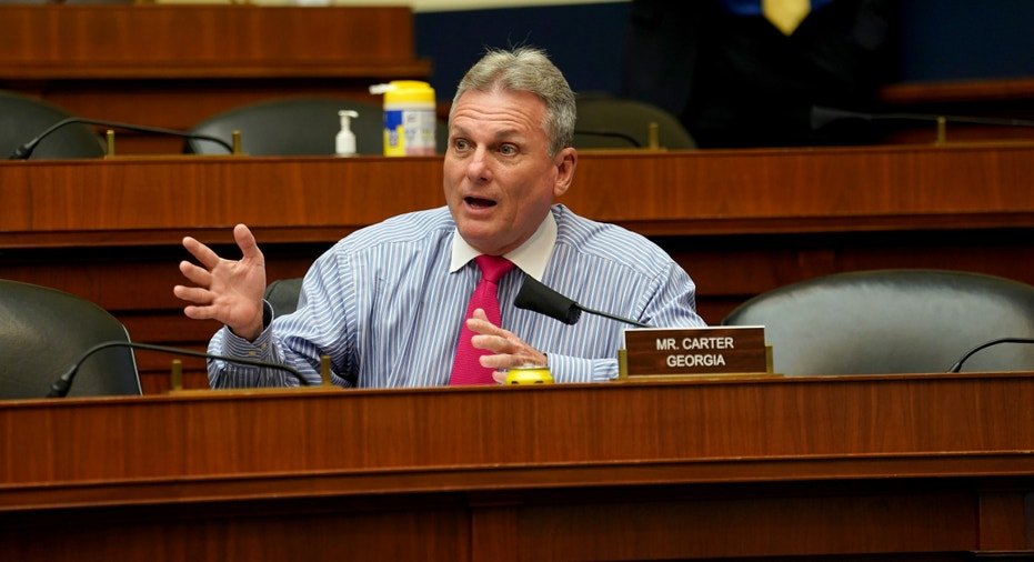 MP Buddy Carter, R-GA requests. , Questions to Mike Bowen, CEO of Prestigeign Ameritech, during a sub-committee for energy and trade in the House of Representatives in a healthy hearing to discuss the protection of scientific integrity in response to Covid-19 virus in the outbreak of Capitol Hill in Washington, on May 14.