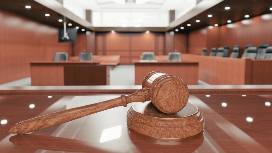 The judge was unaware of the court room.