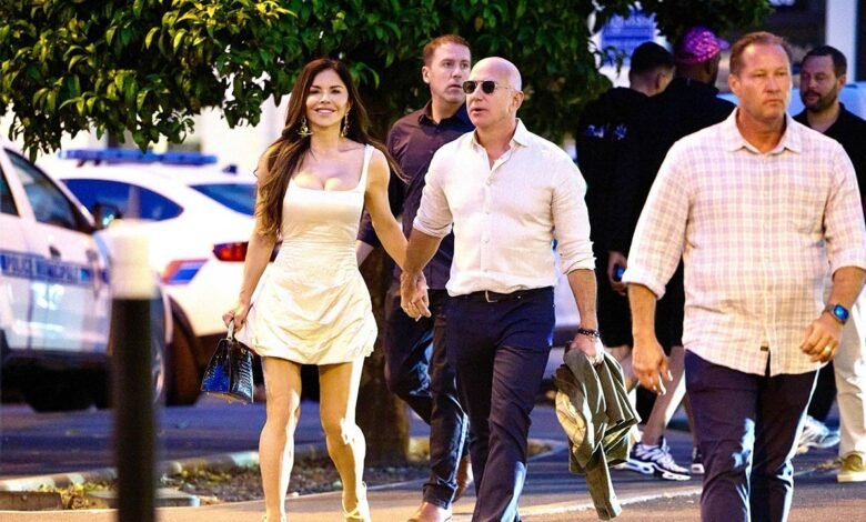 1747912026 Jeff Bezos and Lauren Sanchez go out and about in.jpg