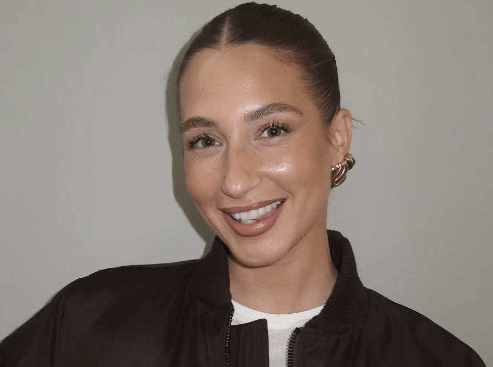 Amanda Batola