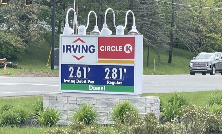 1748029836 Falling gas prices could boost Trump approval ratings as Memorial.jpg