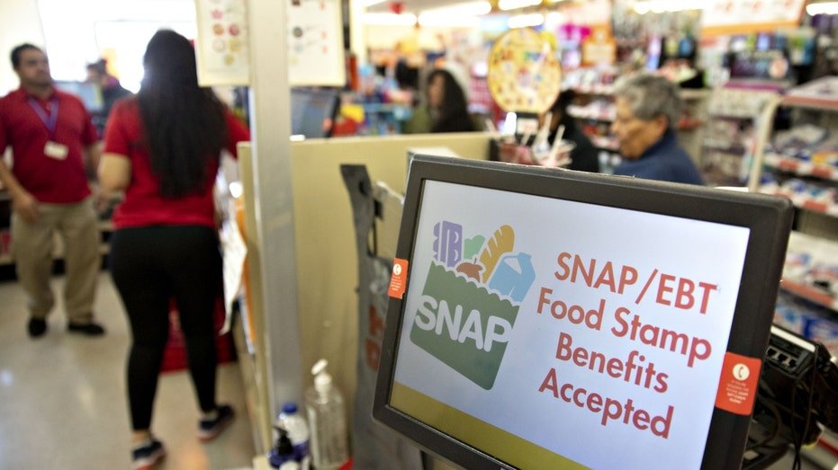 "Acceptable benefits of food stamps Snap/eBT" It is displayed on the screen