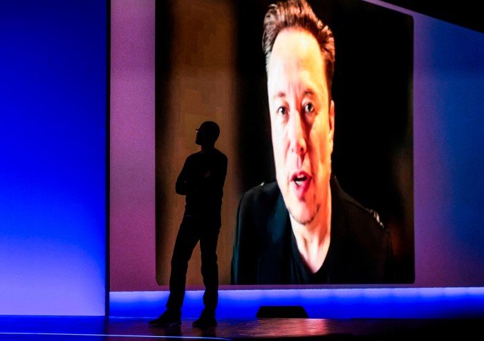 Satia Clublla was played with a pre -registered interview with Elon Musk