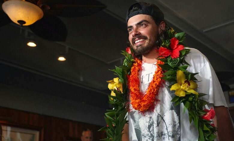 1748228089 Oregon man who sailed to Hawaii with cat becomes viral.jpg
