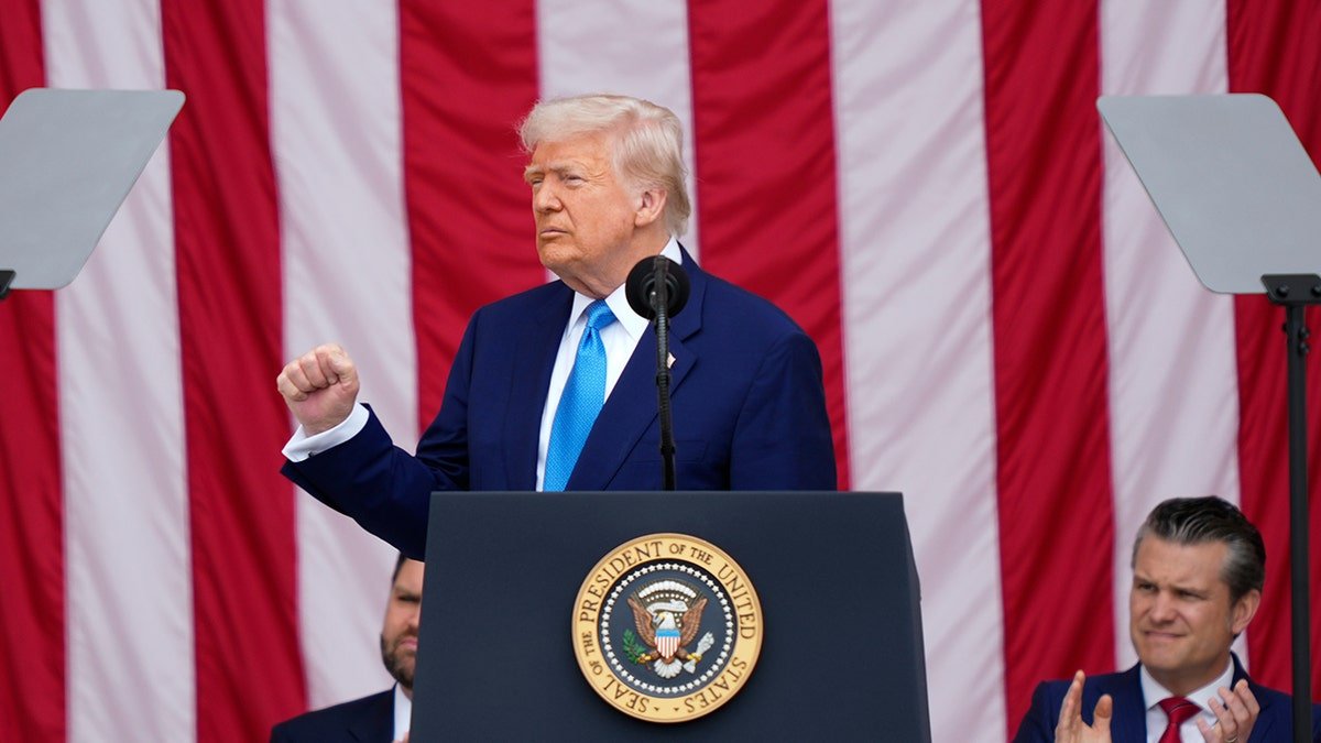 Trump's pumps first in the title of the Day of the Anniversary