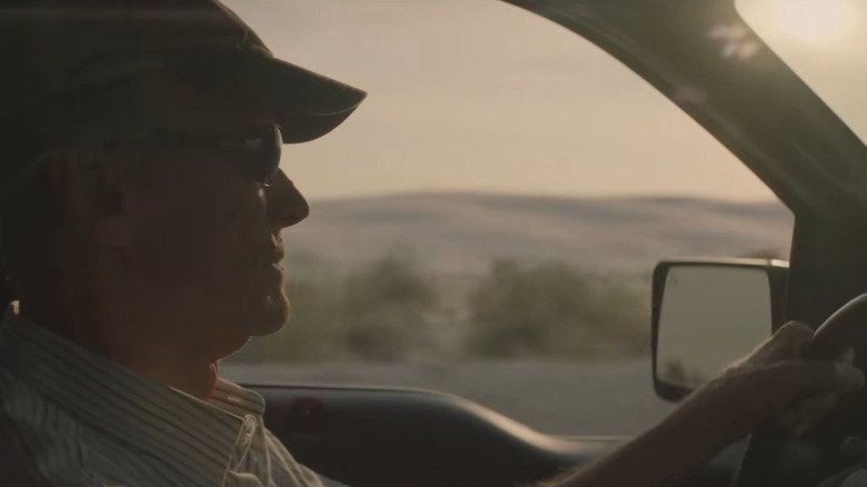 Earl Stone leads in the mule