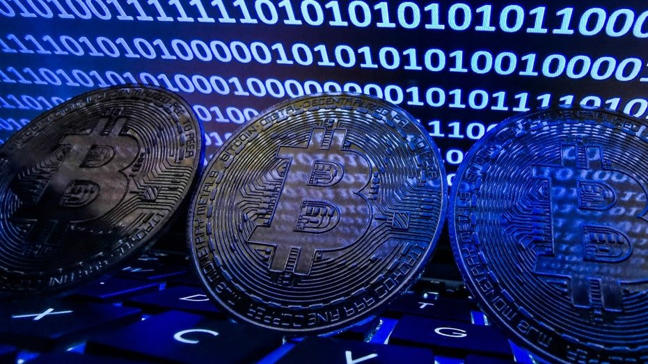 Bitcoin and dual code