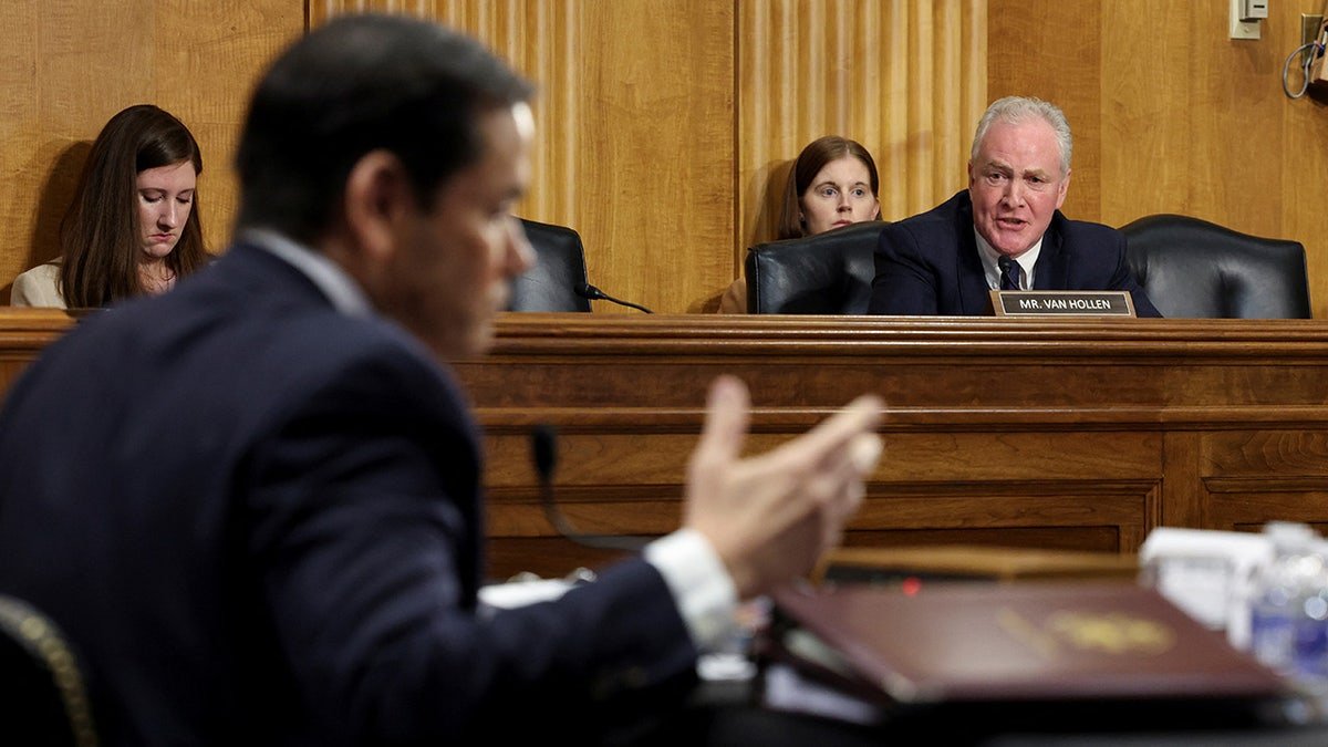 Senator Chris Van Holin speaks during state gestures Marco Rubio
