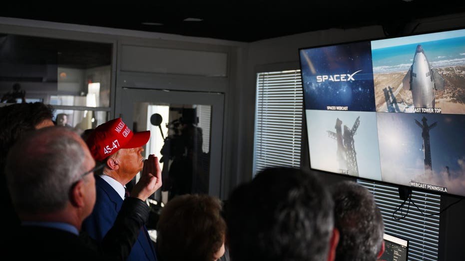Trump Tours of Control of the Space Mission