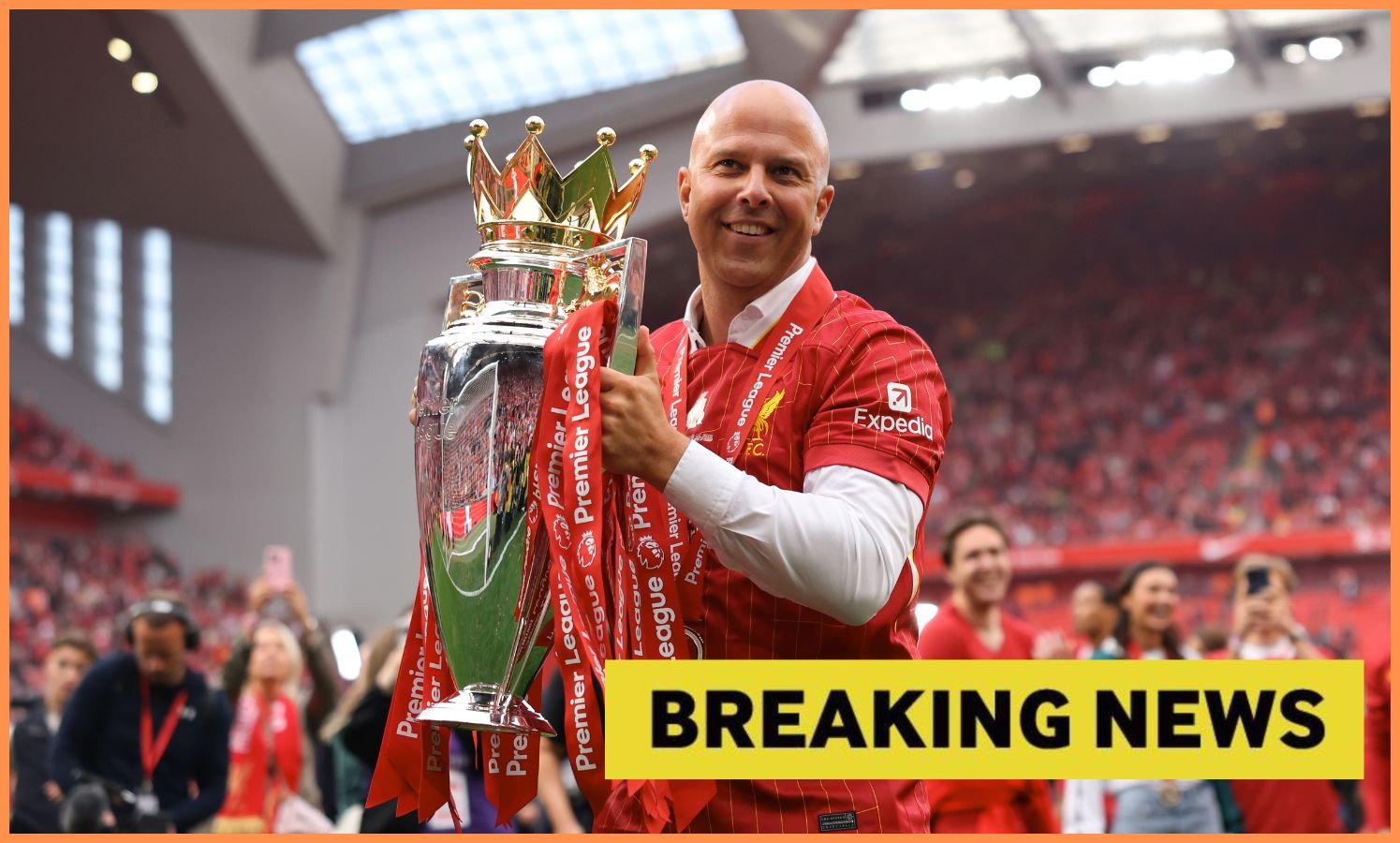 Arne Slot with the Premier League Cup