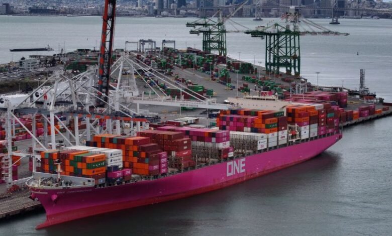 1748691222 Analysts Say Trump Trade Wars Would Harm the Entire US.jpg