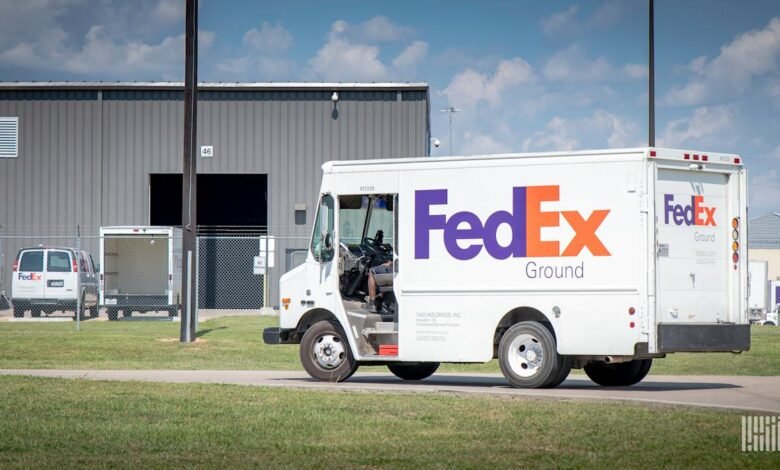 Amazon taps FedEx for big and bulky residential deliveries.jpeg