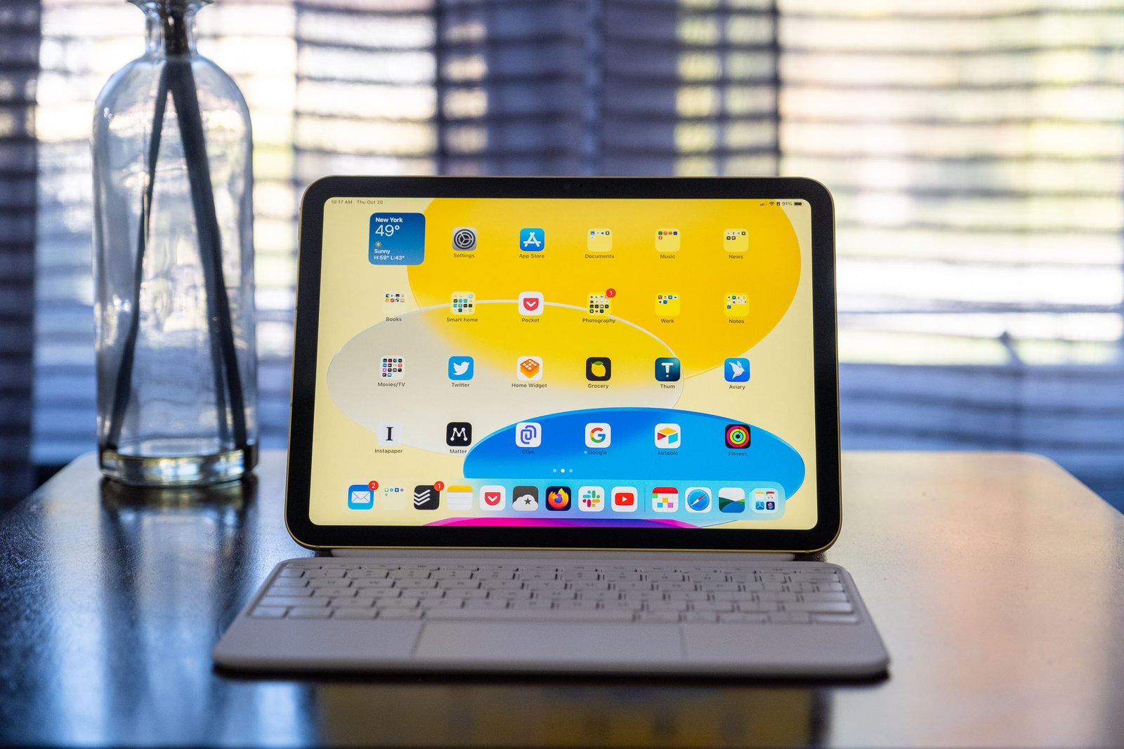 IPAD tenth generation in Apple Magic keyboard.