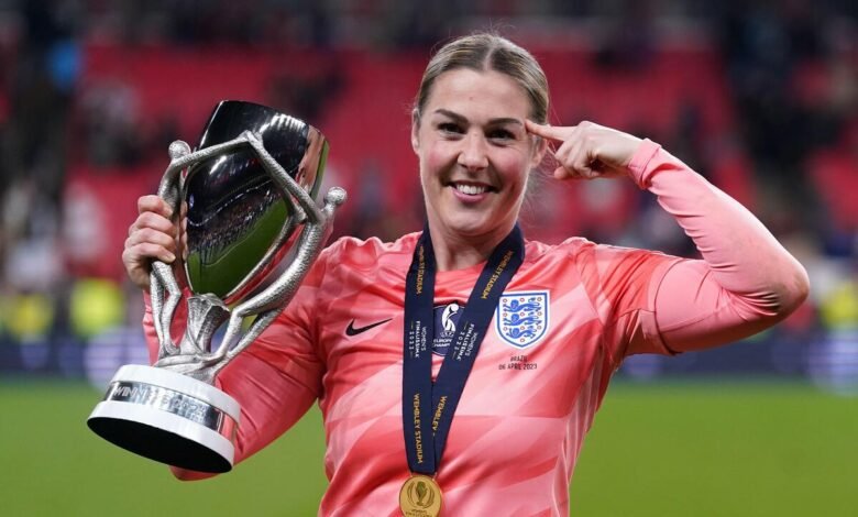 England squad hope Mary Earps has made right decision after.jpg