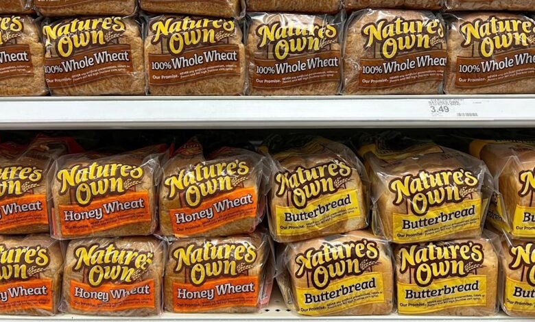 Flowers Foods lowers guidance as category pressures impact sales.jpeg