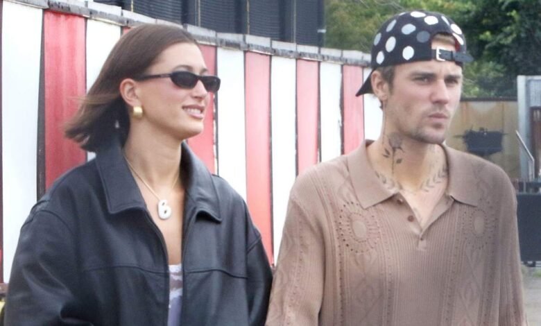 Hailey Bieber Supports Justin Biebers Rare Live Performance.jpg