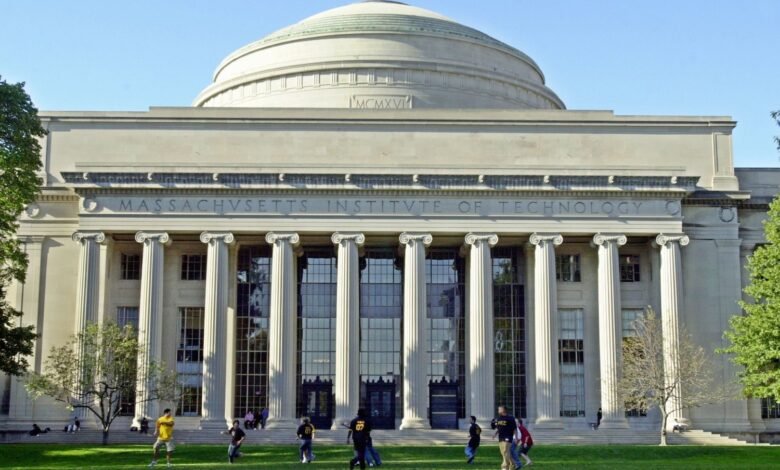 MIT Backs Away From Paper Claiming Scientists Make More Discoveries.jpg