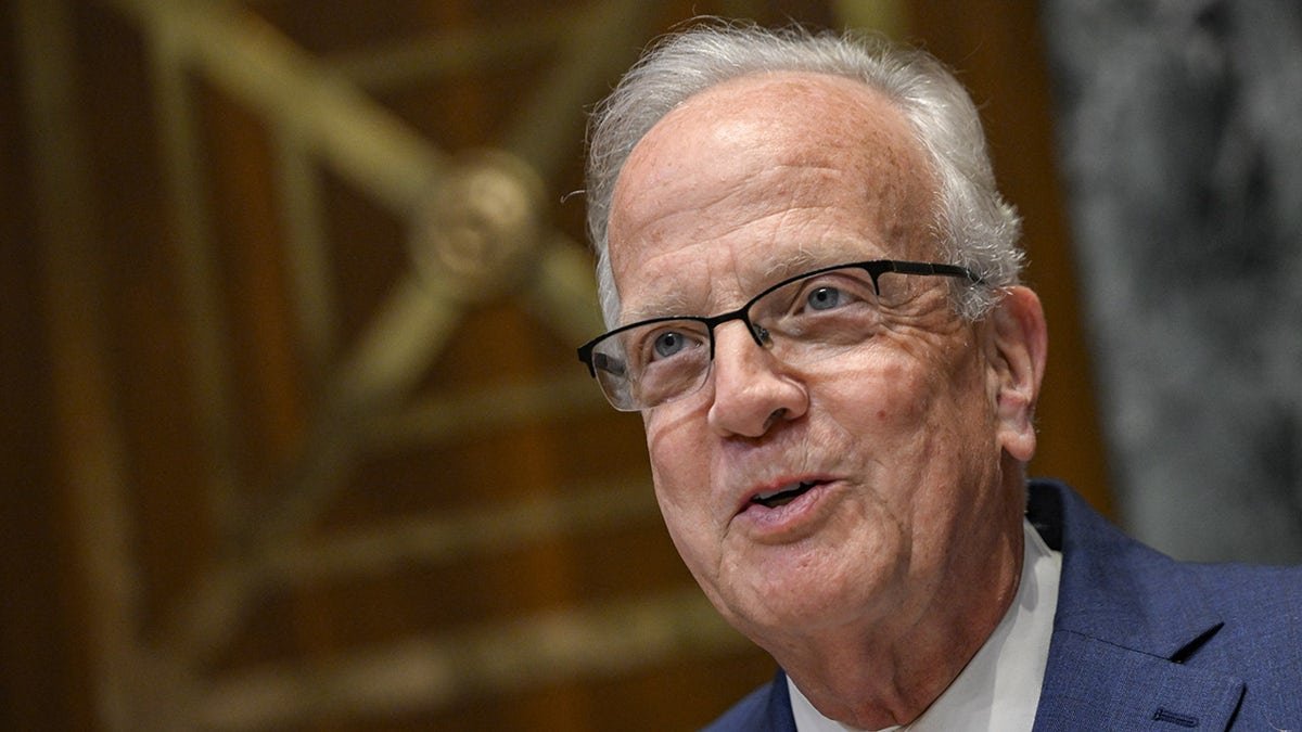 MORAN GRILLS WRAY before the Senate's sub -committee