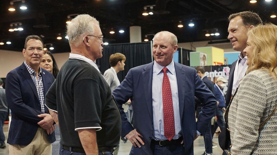 Greg Abel, Chairman of the Berkshire Hathaway Energy, Center, during the day of shopping for shareholders before the annual meeting of Hathaway's Burkshire in Omaha, Nebraska, on Friday, April 29, 2022. CORP. And HP Inc. And hit a $ 11.6 billion deal to buy Alghany Corp. Photographer: Dan Brouillette/Bloomberg via Getty Images