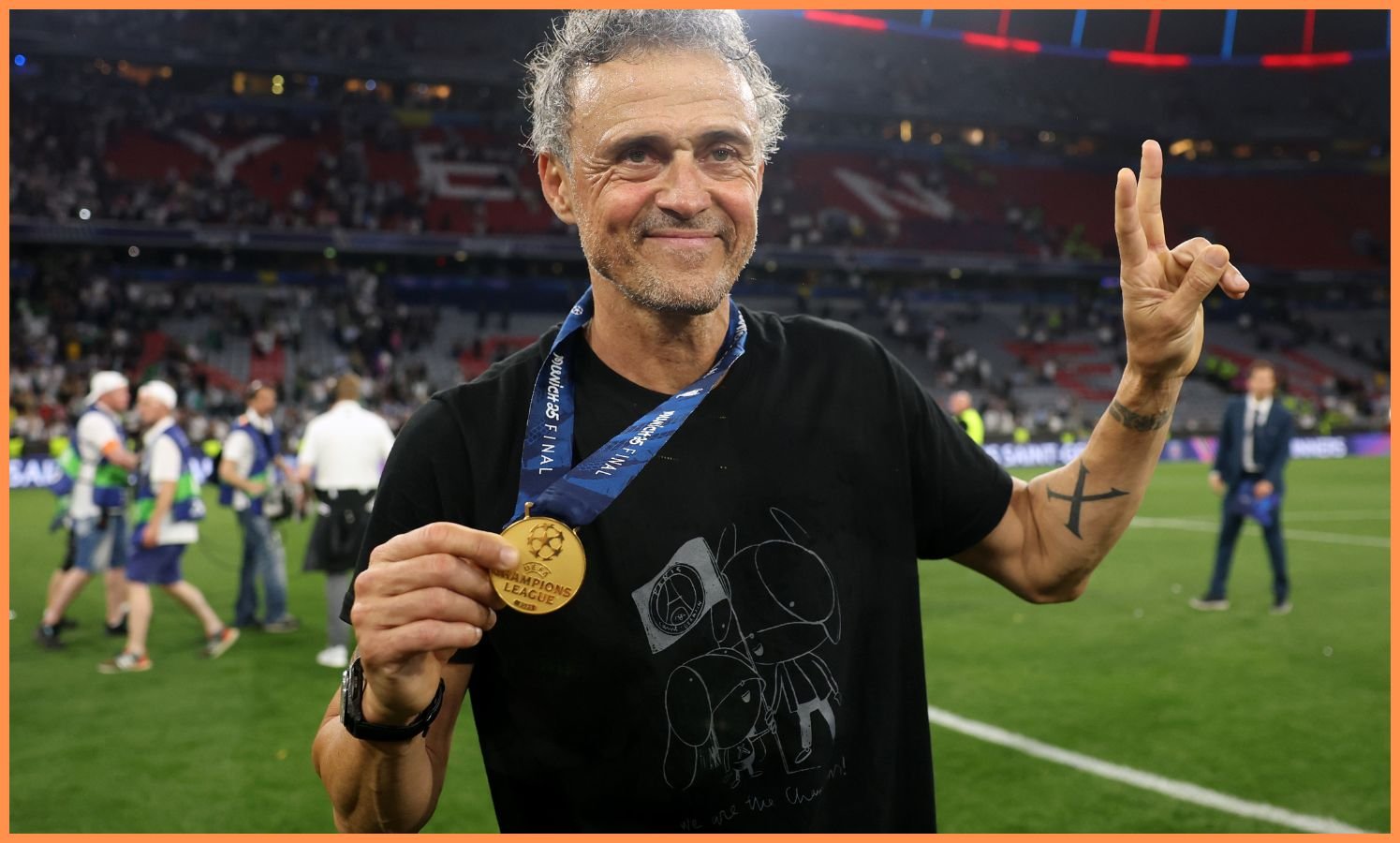 Luis Enrique with the Champions League winners medal