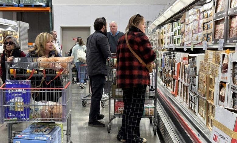 1748756299 Feds preferred inflation gauge shows consumer prices eased in April.jpg