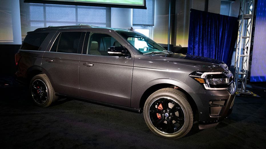 Pontiac, Mi - September 21: New SUVs 2022 Ford Expered ours are unveiled the full size of the media during their first appearance at Motor Bella Auto 2021 on September 21, 2021 in Bonteck, Michigan. The external display extends from September 21 to September 26, and it features more than 350 cars, trucks and interest vehicles offered, ride opportunities with professional drivers on the path of hot rolls, test engines, off -road track activation, and unique technology screens. (Photo by Bill Bogliano/Getty Emiez)
