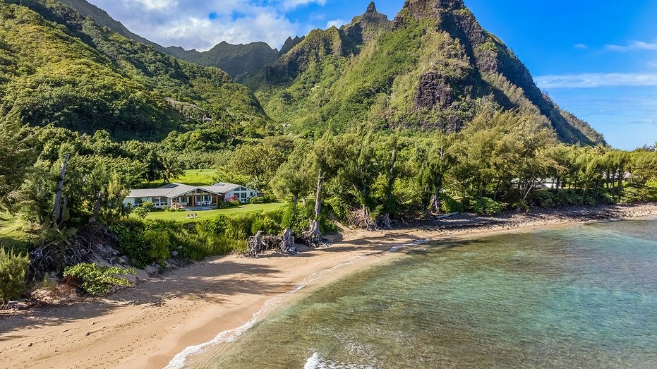 The house includes direct access to the beach.