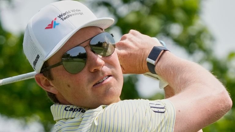 Bin Griffin is hit by the fifth starting point during the last round of the Memorial Golf Championship on Sunday, June 1, 2025, in Dublin, Ohio. (AP Photo/Sue Ogrocki)