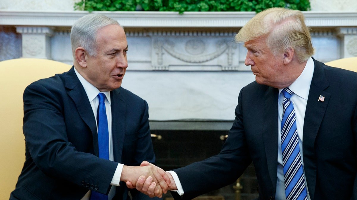 President Donald Trump meets with Israeli Prime Minister Benjamin Netanyahu at the White House Oval Office, Monday 5 March 2018, in Washington. (AP Photo/EVAN VUCCI)