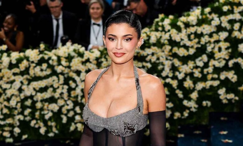 1748975350 Kylie Jenner Reveals Breast Implant Details Exact Specs Shared.jpg