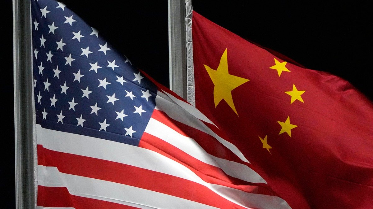 Flags of the United States and China