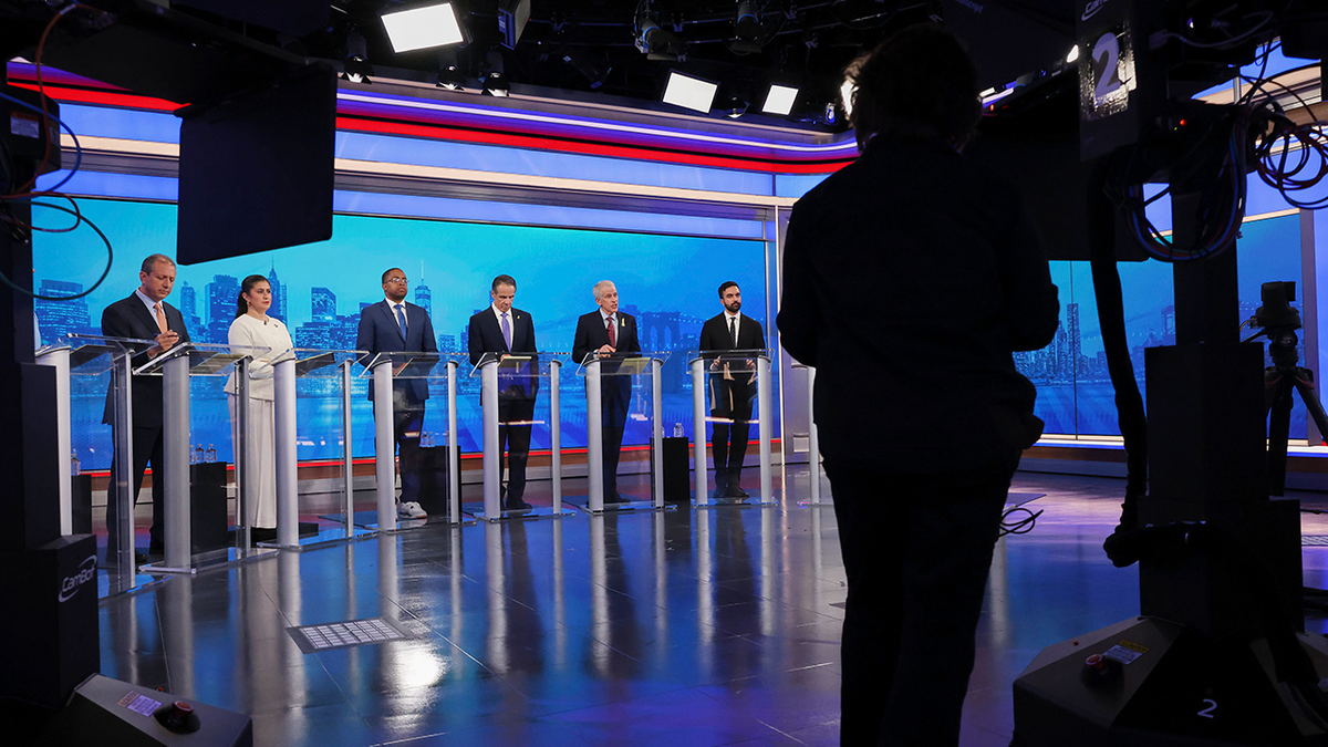 Candidates in the discussion phase
