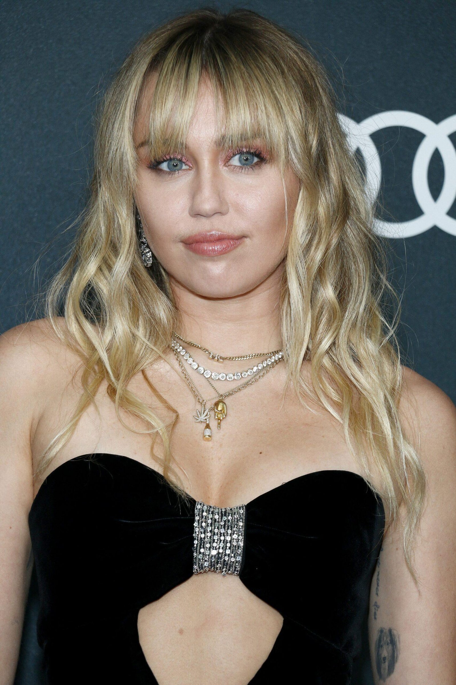 Miley Cyrus in the first global show of