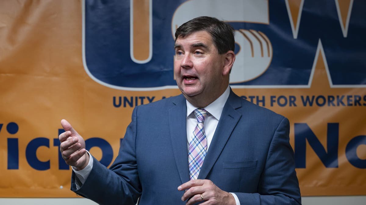 Manion meets with legislators