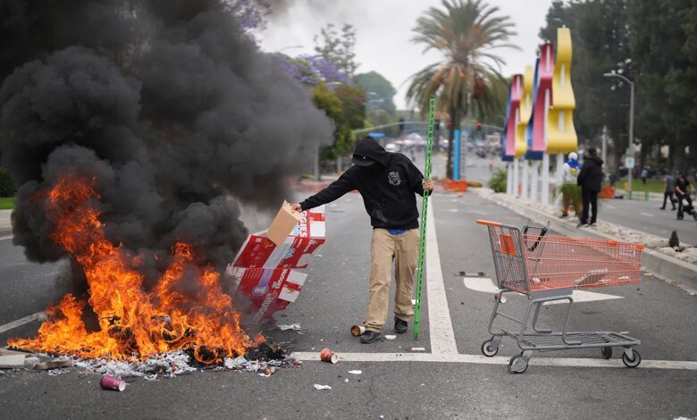 1749663644 Senator Hawley investigates California group for alleged funding of LA.jpg