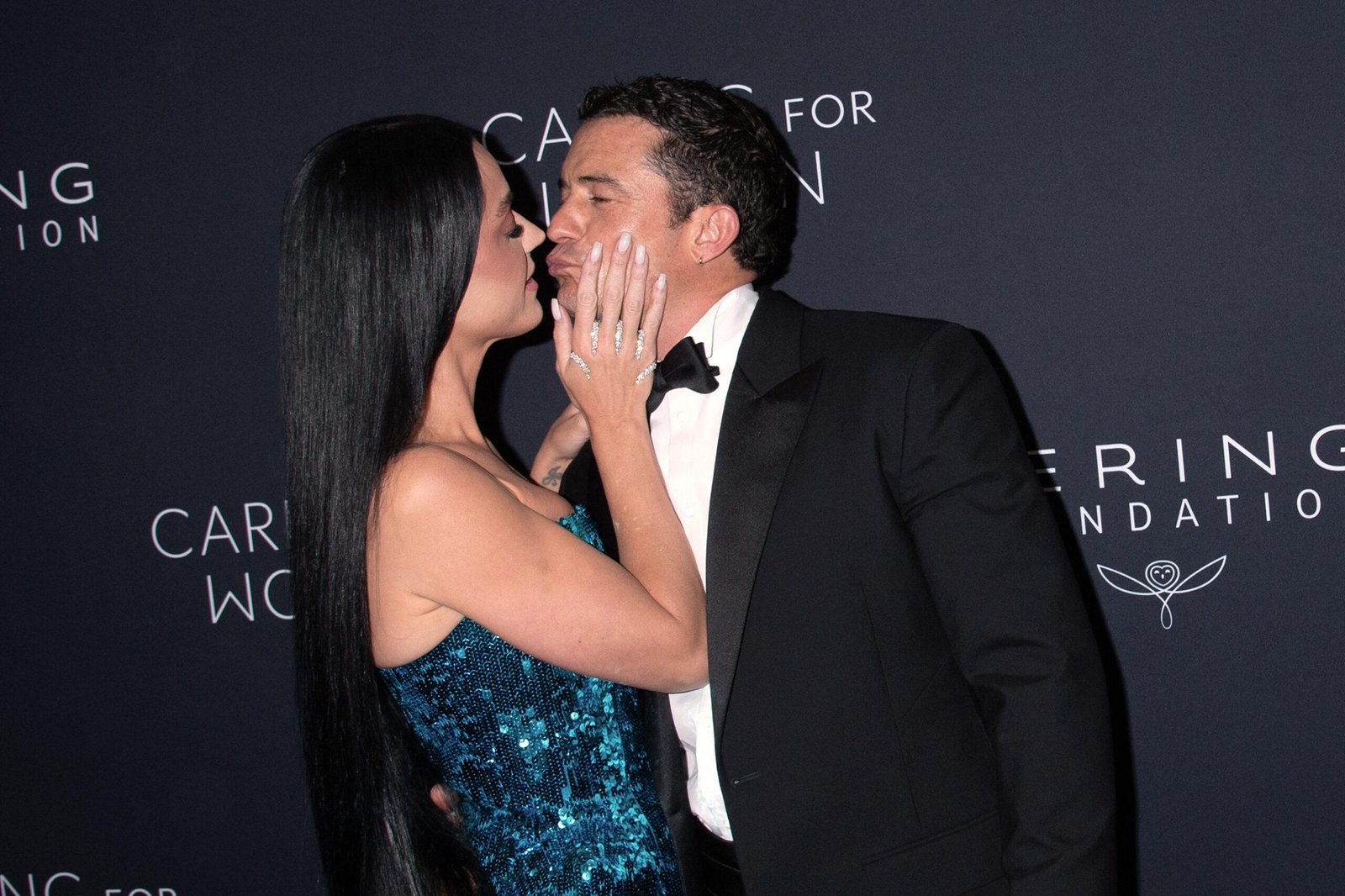 Katie Perry and Orlando Bloom enjoy the red carpet