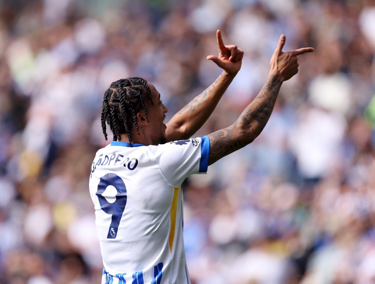 Joao Pedro celebrates the goal of Brighton