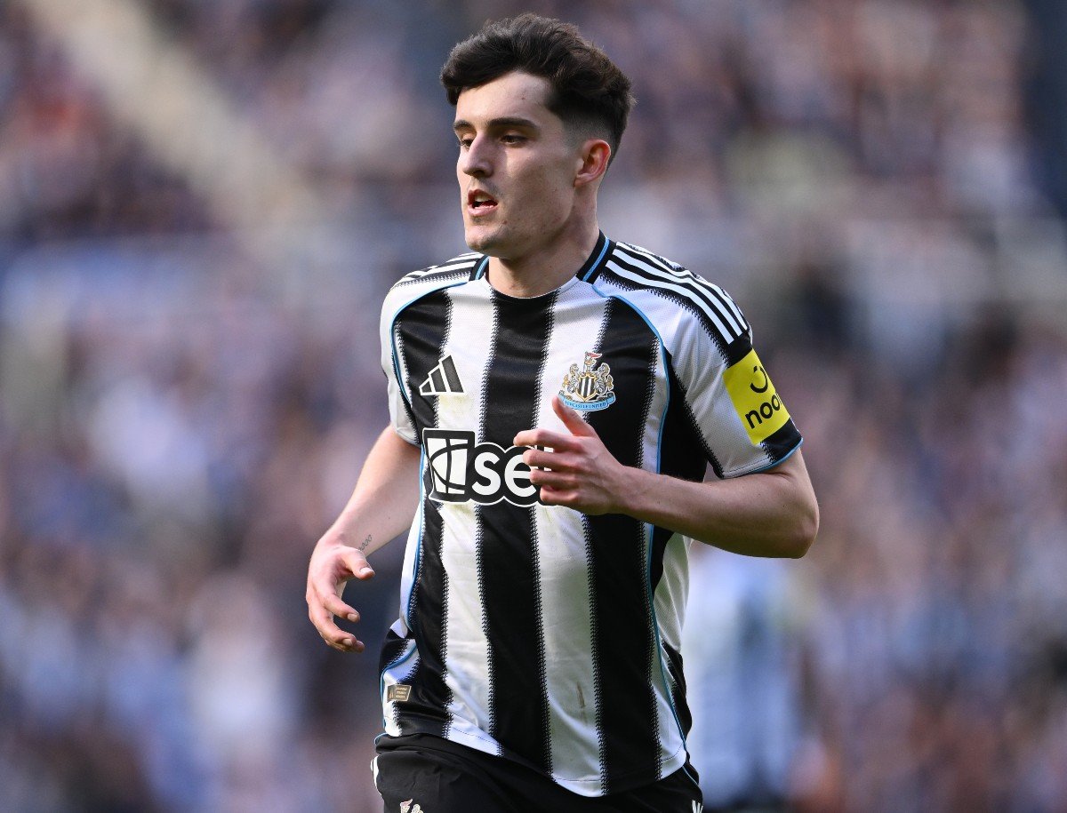 Tino Livraento at work for Newcastle United