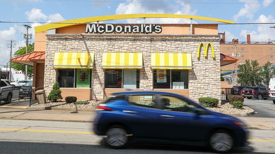 External view of the McDonald Restaurant for fast meals.