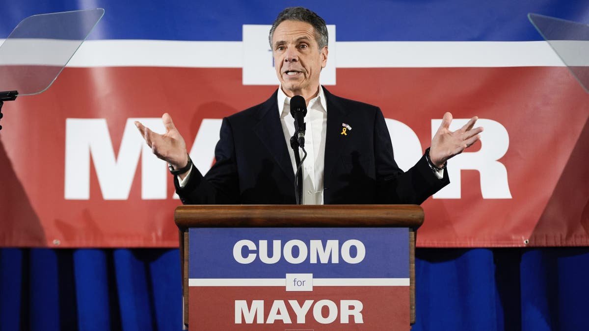 Former New York Governor Andrew Como is speaking on the New York City County Council in Al -Najjarin during his campaign for the post of mayor of New York City on Sunday, March 2, 2025.