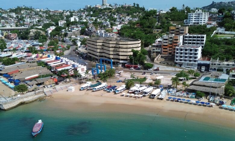 1750326862 Extremely dangerous Category 4 Hurricane Erick bears down on Acapulco.jpg