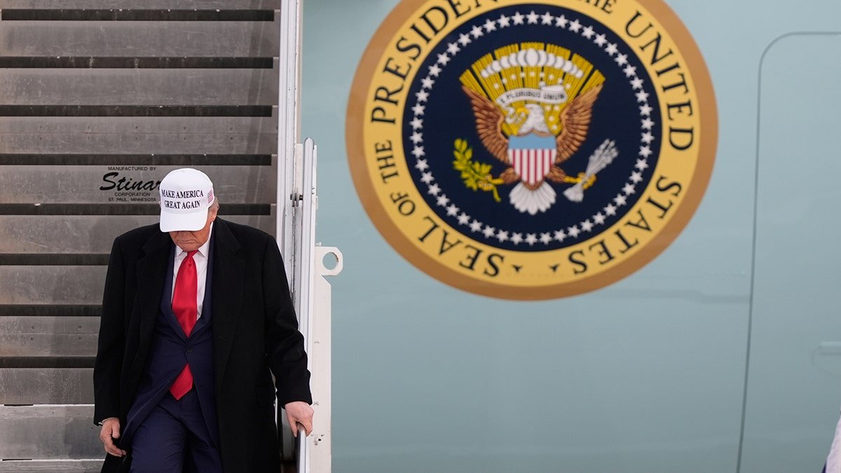 Trump arrives at the first air force in Canada against G-7