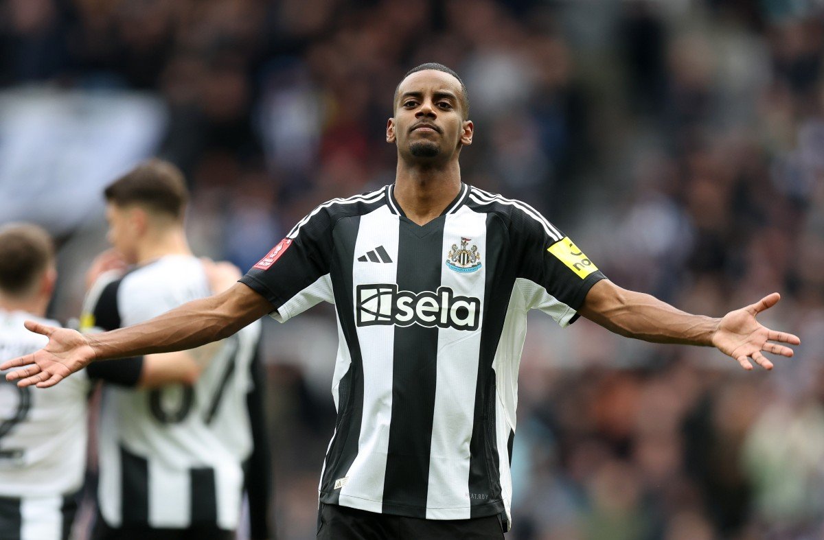 Alexander Isak is celebrating registration in Newcastle against Brighton