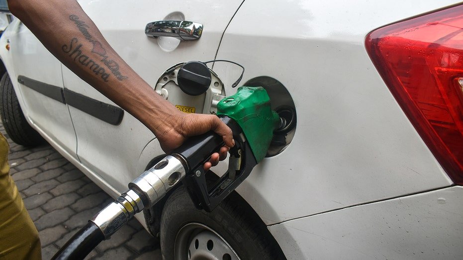 Gas pumping a gas station in India
