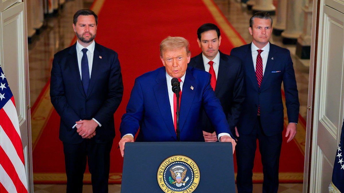 Trump in Lecterne, with Vice President Vans, SECS. Rubio, Higseth behind him