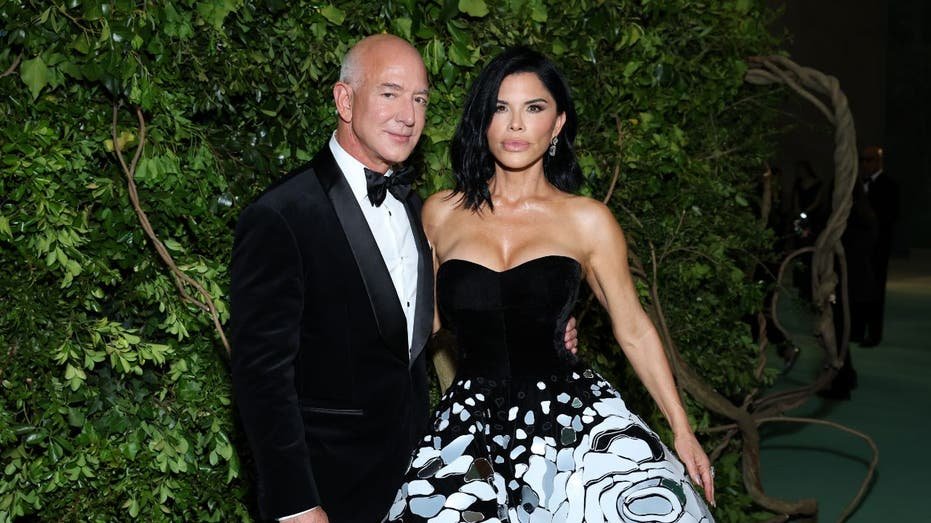 Bezos, Sanchez in Mit Gala