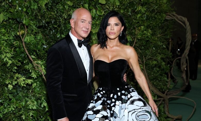1750916257 Bezos and Sanchez request no wedding gifts will donate to.jpg