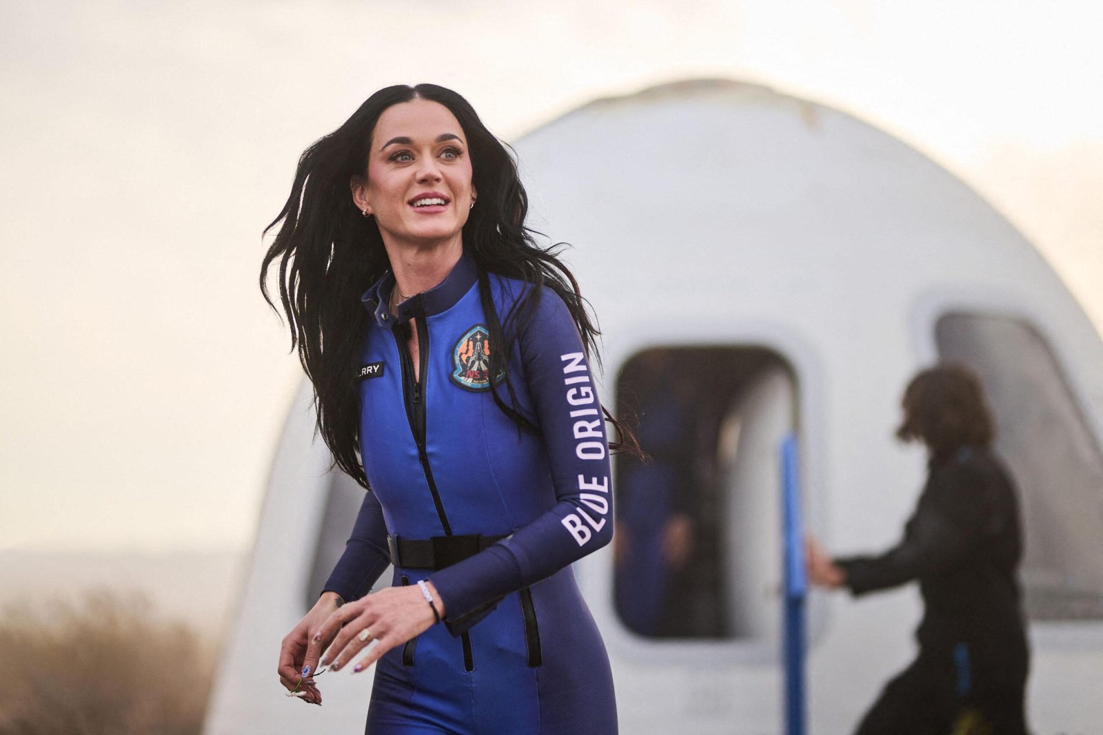 Katie Perry after the space origin of the space origin